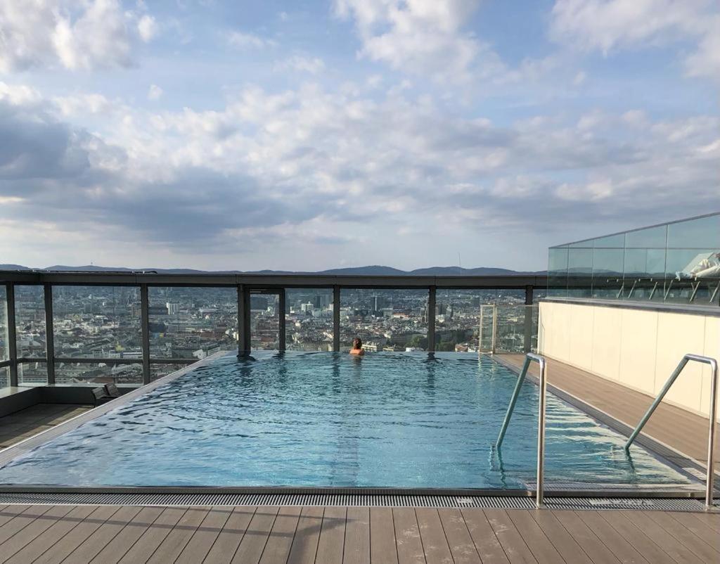 Executive Suite W/ Rooftop Pool Vienna Exterior photo